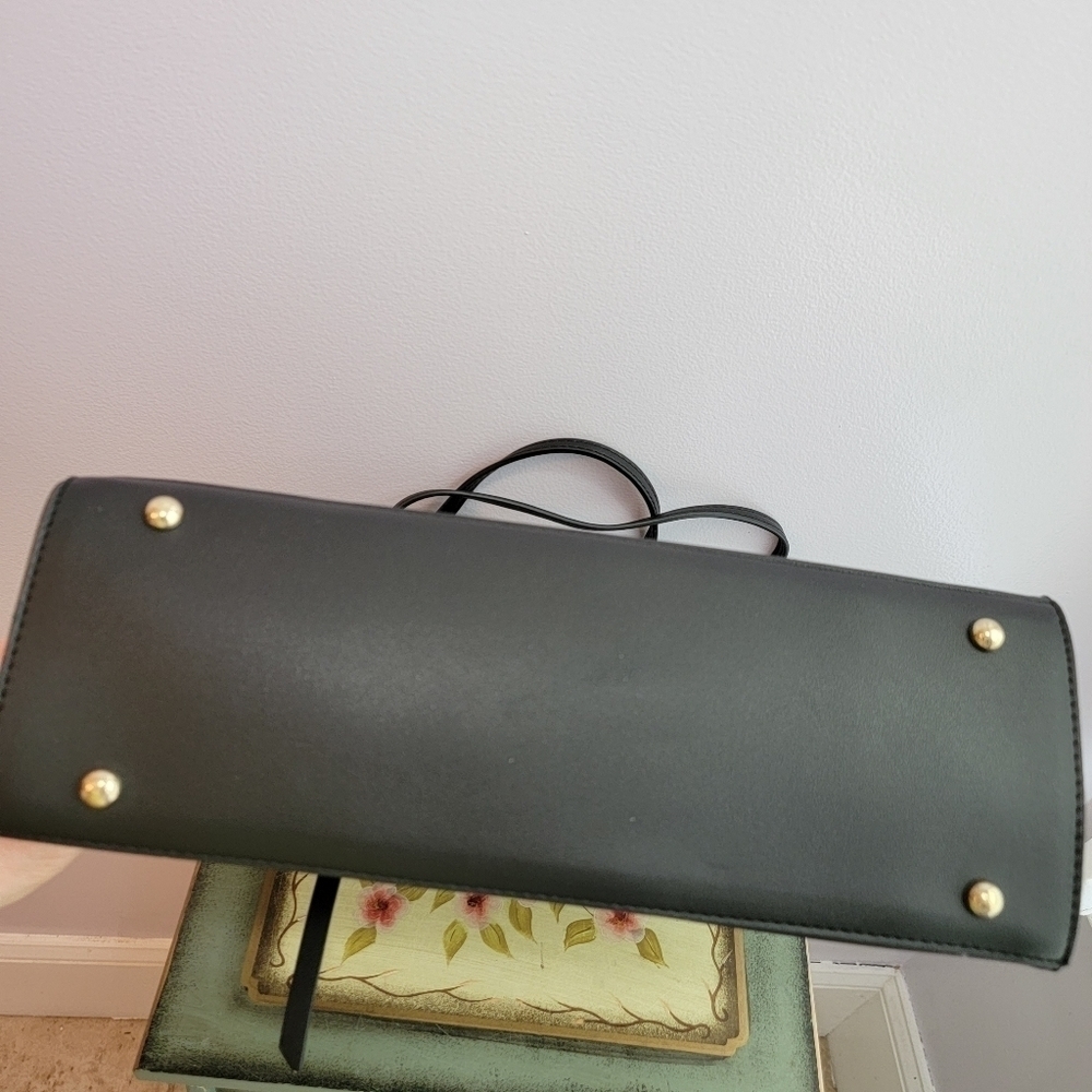 Casmonal Vegan Leather. Black and White - Picture 4 of 11